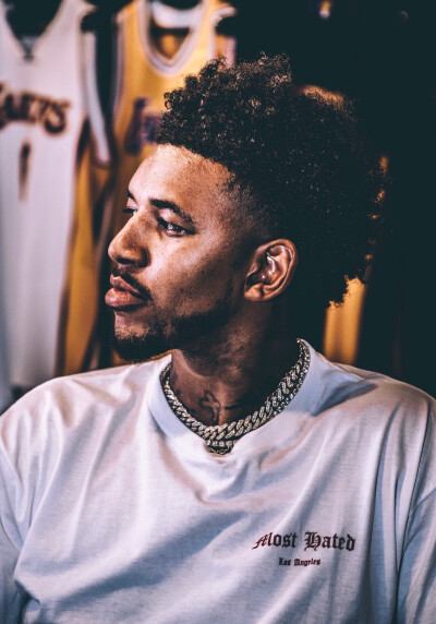 体现他在 体现他在